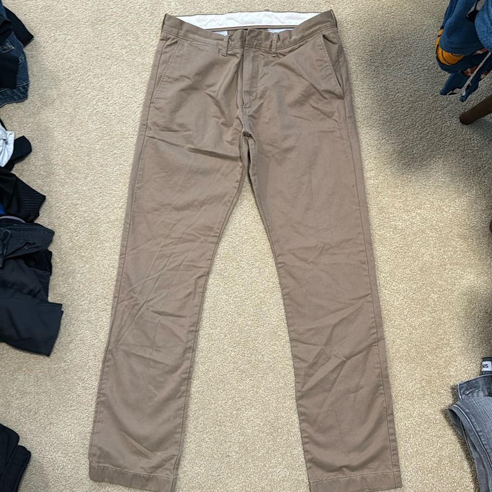 J Crew 32 x 32 medium colored khaki pants Broken In fit